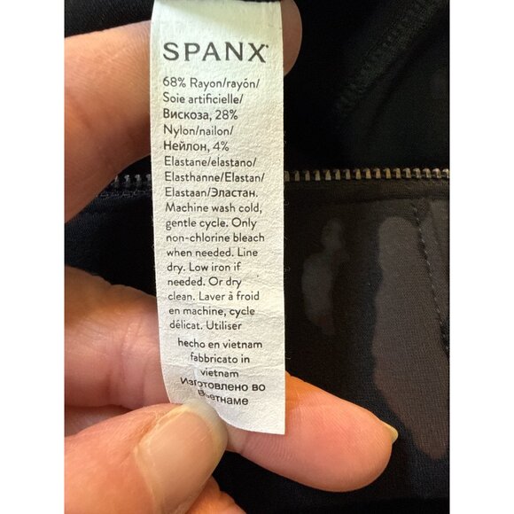 Spanx Black Sleeveless Jumpsuit With V-Neck & Back Zip Closure Size Medium EUC - Picture 6 of 6